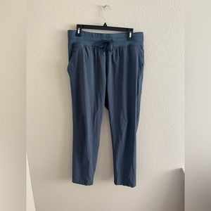 Free Fly Apparel straight leg pants size large